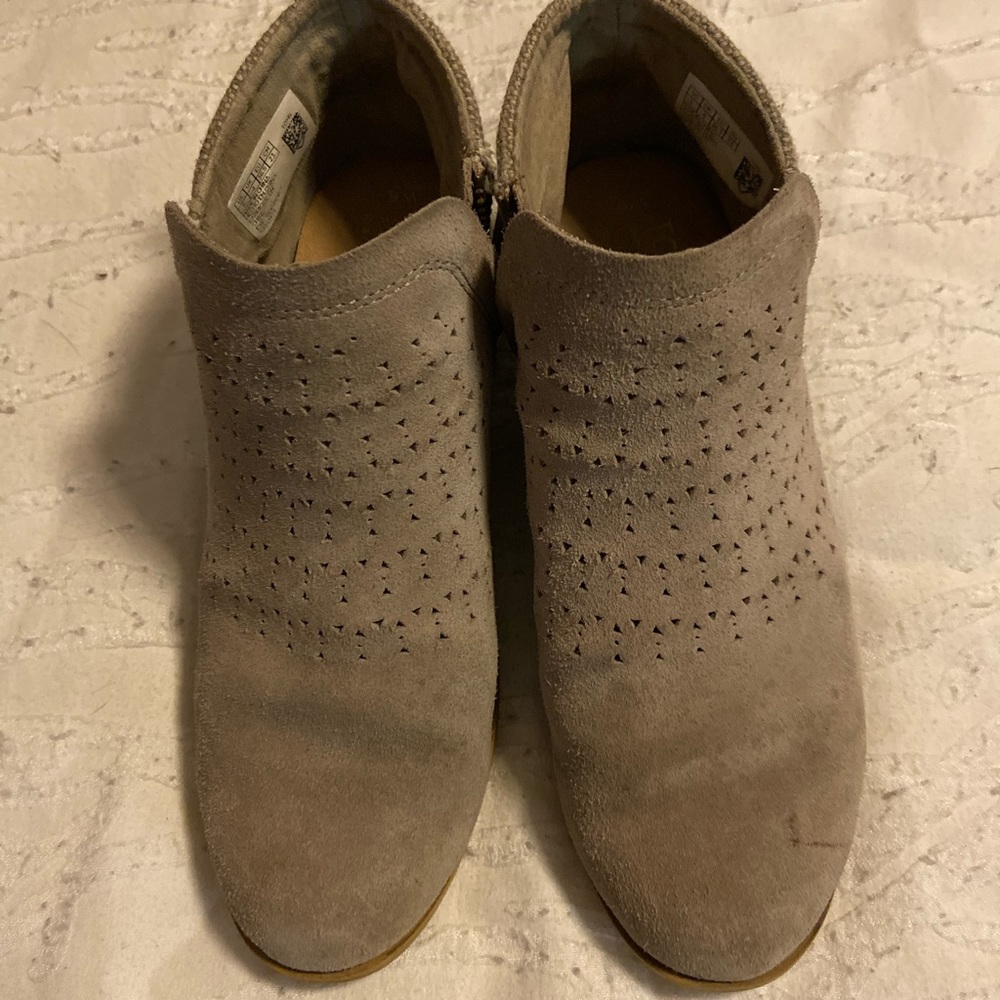 Tom’s booties